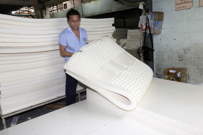 探訪泰國(guó)乳膠廠,一眼辯真假